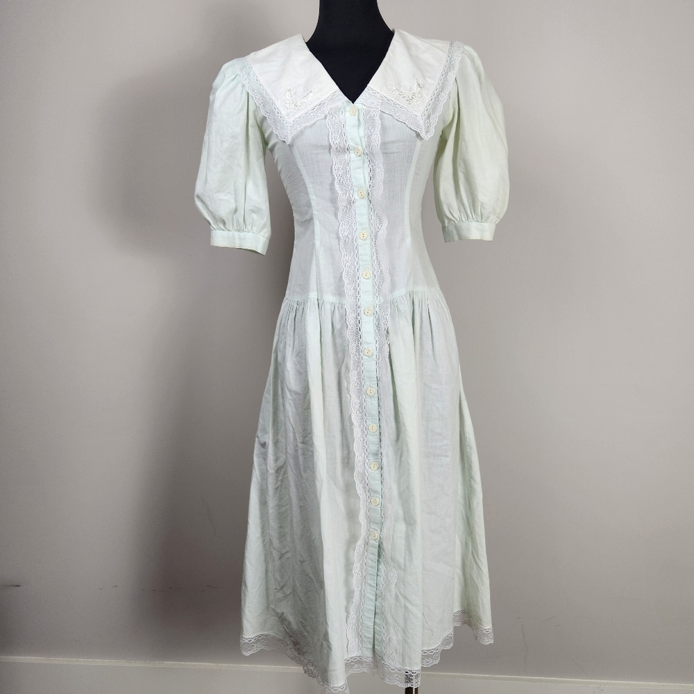 VTG GUNNE SAX by Jessica McClintock cottage lace button front dress